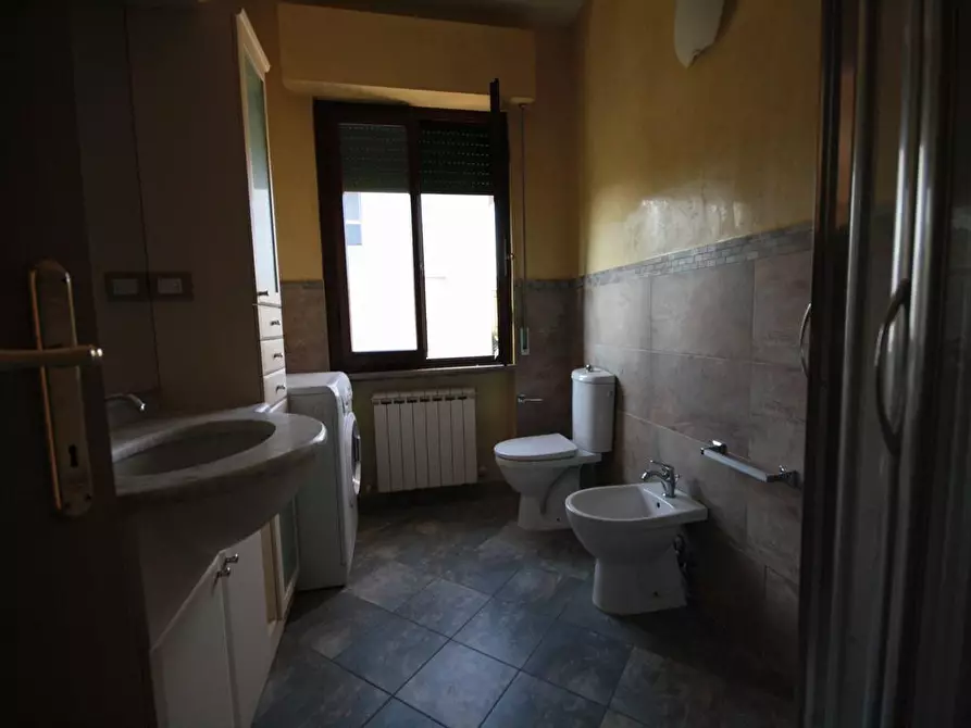 Immagine 21 di Appartamento in affitto  a Lucca