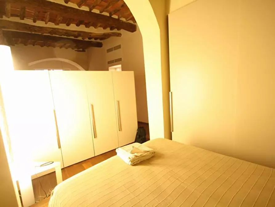 Immagine 12 di Appartamento in affitto  a Lucca
