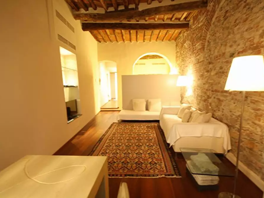 Immagine 10 di Appartamento in affitto  a Lucca