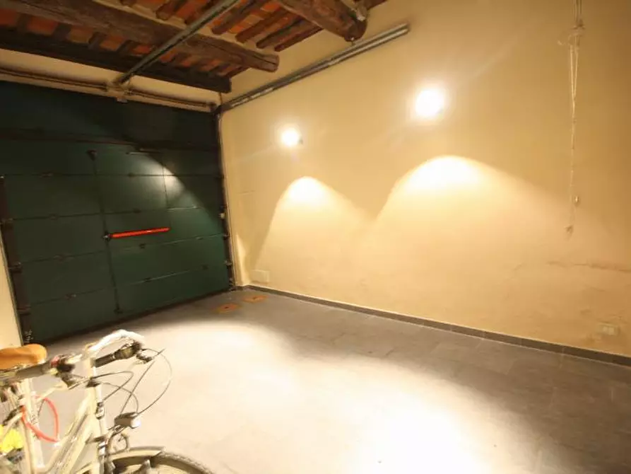 Immagine 16 di Appartamento in affitto  a Lucca