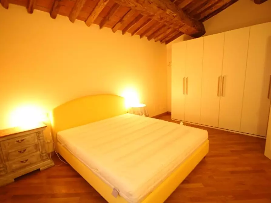 Immagine 10 di Appartamento in affitto  a Lucca