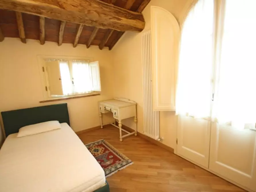 Immagine 12 di Appartamento in affitto  a Lucca