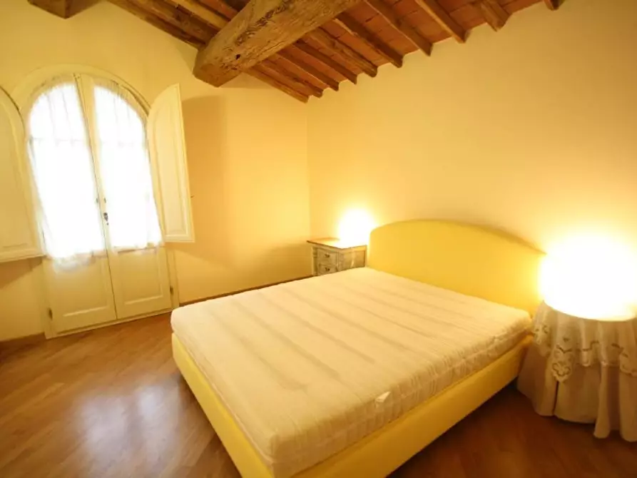 Immagine 11 di Appartamento in affitto  a Lucca