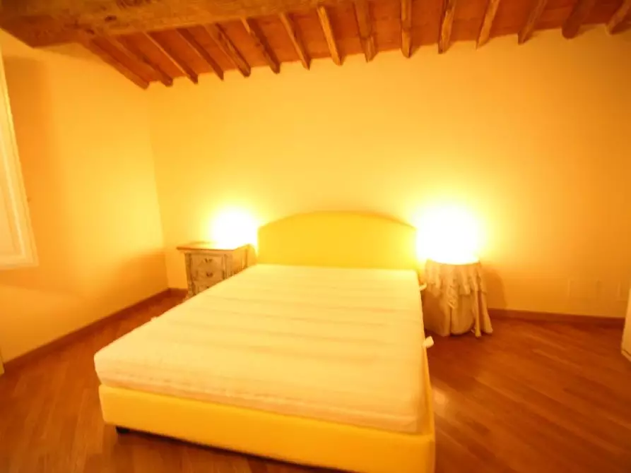 Immagine 9 di Appartamento in affitto  a Lucca