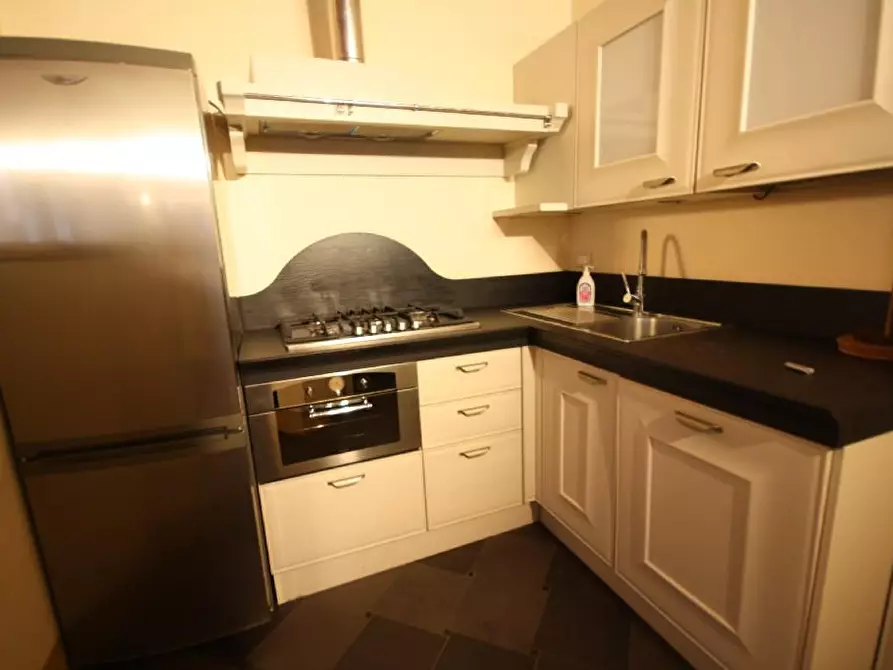 Immagine 8 di Appartamento in affitto  a Lucca