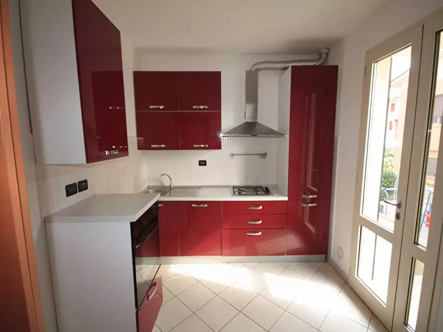 Immagine 2 di Appartamento in affitto  a Lucca