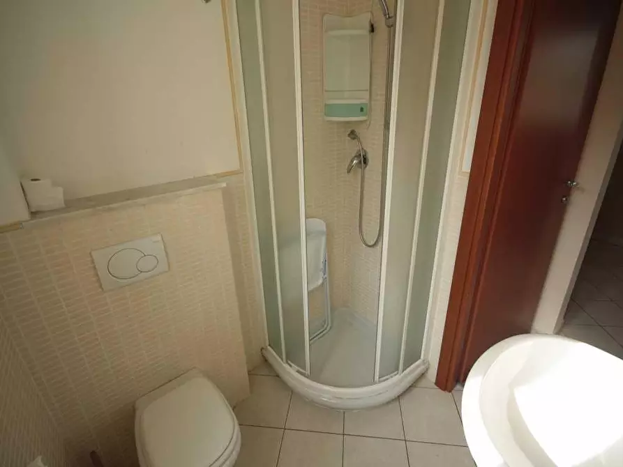 Immagine 22 di Appartamento in affitto  a Lucca