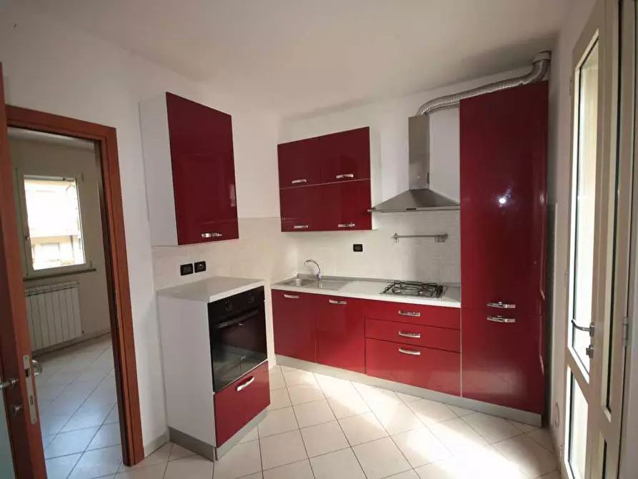 Immagine 1 di Appartamento in affitto  a Lucca