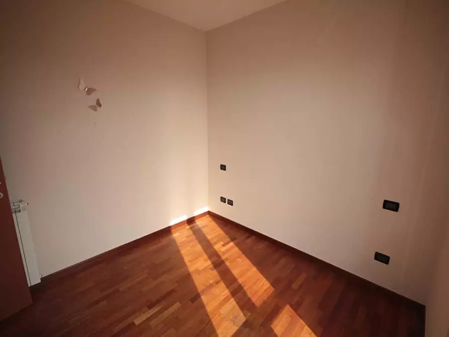 Immagine 10 di Appartamento in affitto  a Lucca