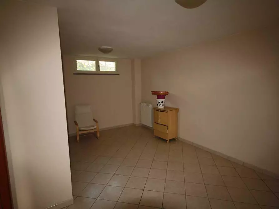 Immagine 27 di Appartamento in affitto  a Lucca