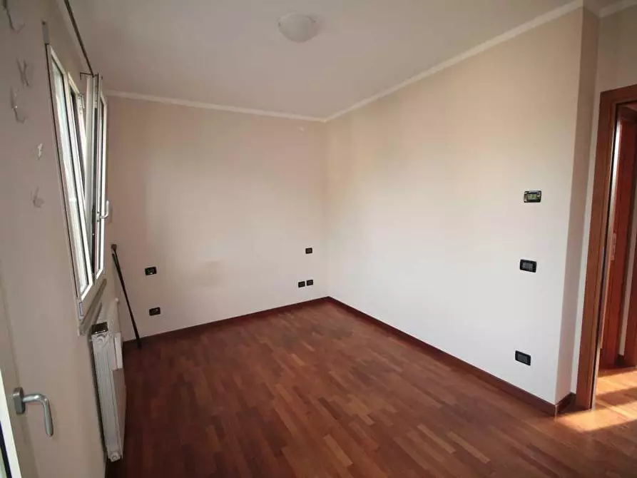 Immagine 12 di Appartamento in affitto  a Lucca