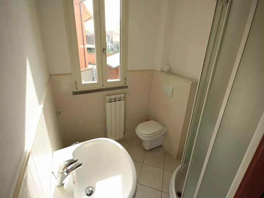 Immagine 23 di Appartamento in affitto  a Lucca