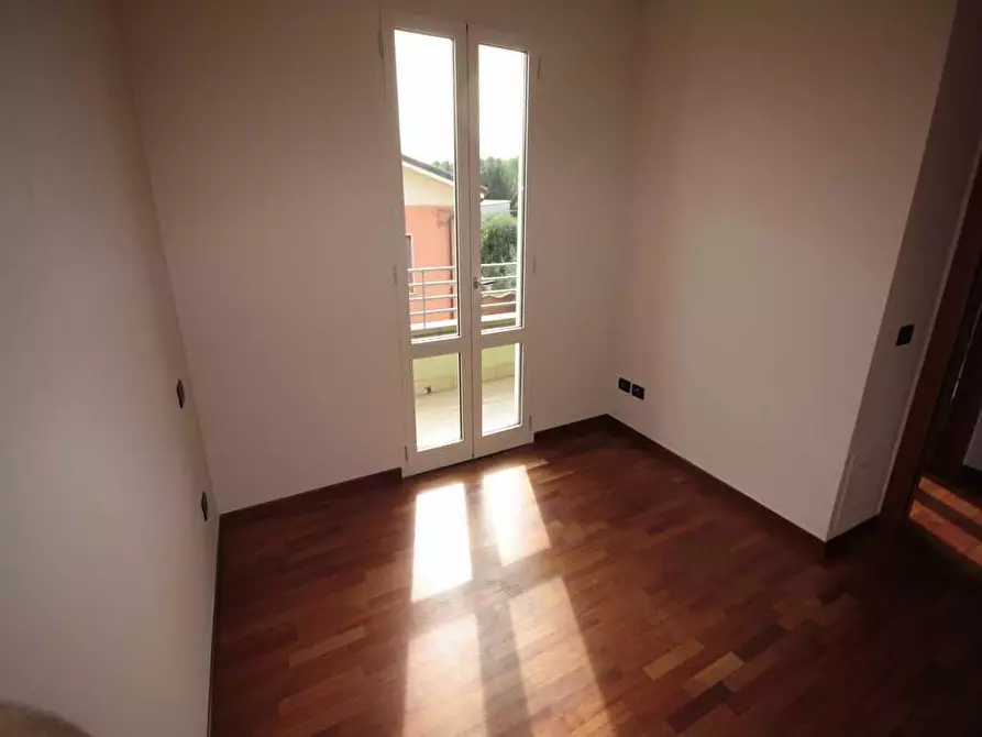 Immagine 8 di Appartamento in affitto  a Lucca