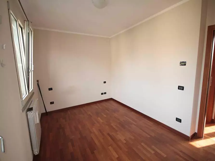 Immagine 5 di Appartamento in affitto  a Lucca