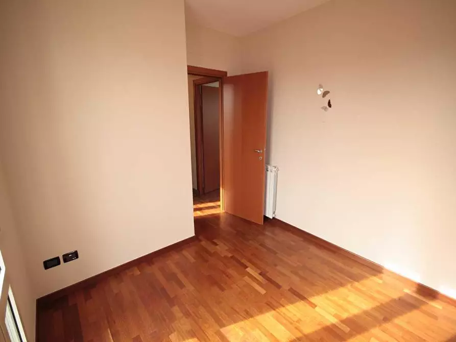 Immagine 9 di Appartamento in affitto  a Lucca