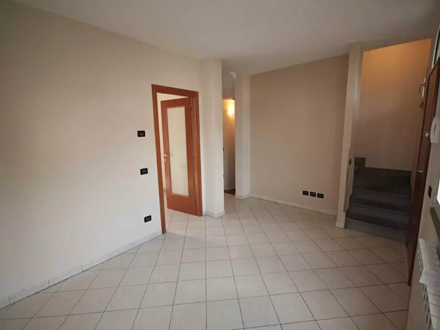 Immagine 19 di Appartamento in affitto  a Lucca