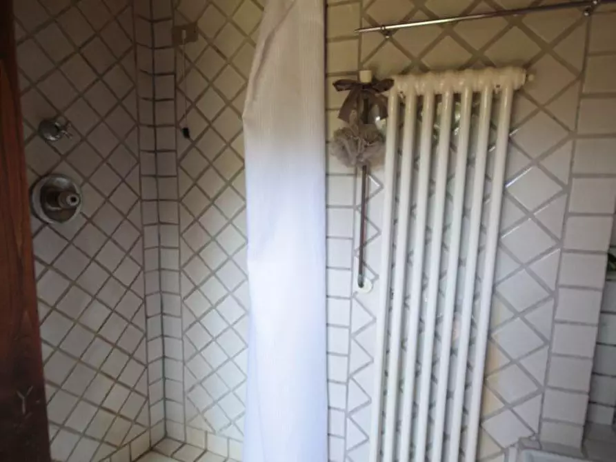 Immagine 9 di Appartamento in affitto  a Lucca