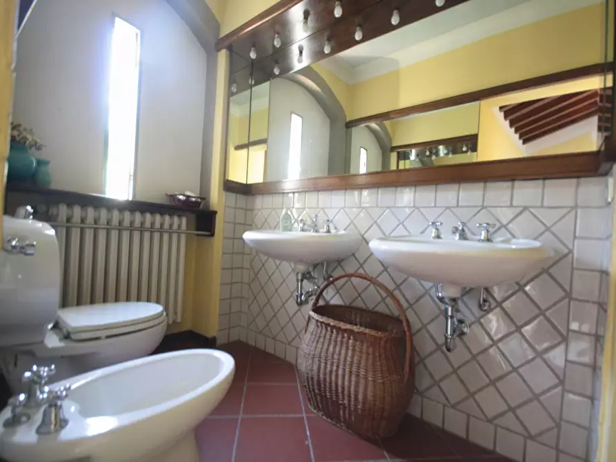 Immagine 27 di Appartamento in affitto  a Lucca