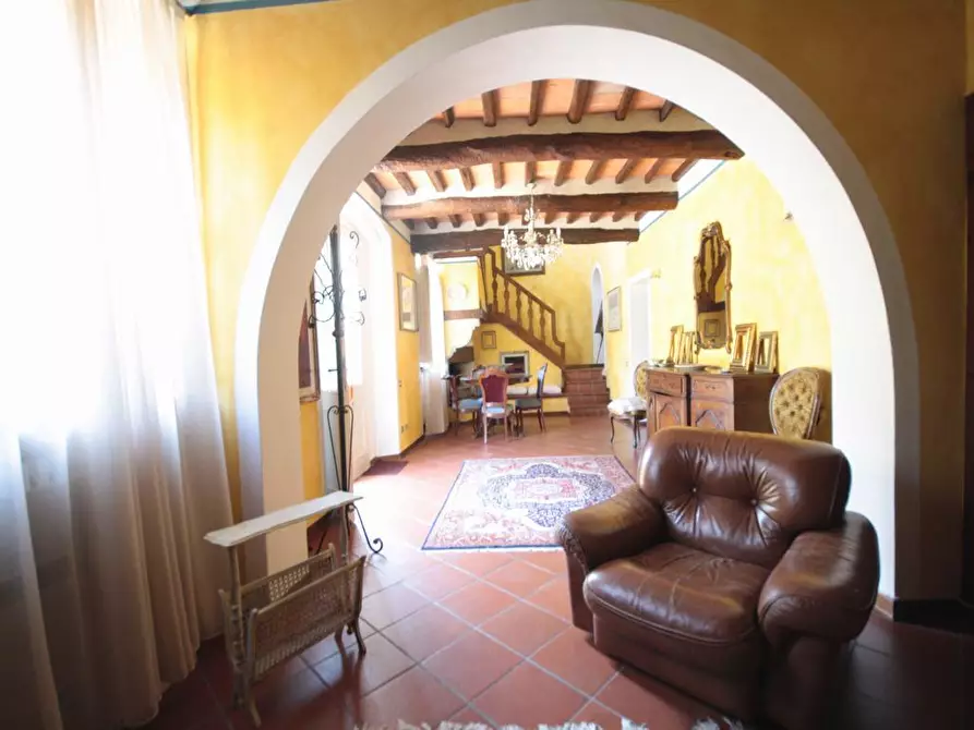 Immagine 2 di Appartamento in affitto  a Lucca