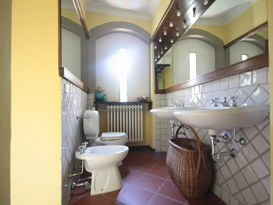 Immagine 17 di Appartamento in affitto  a Lucca