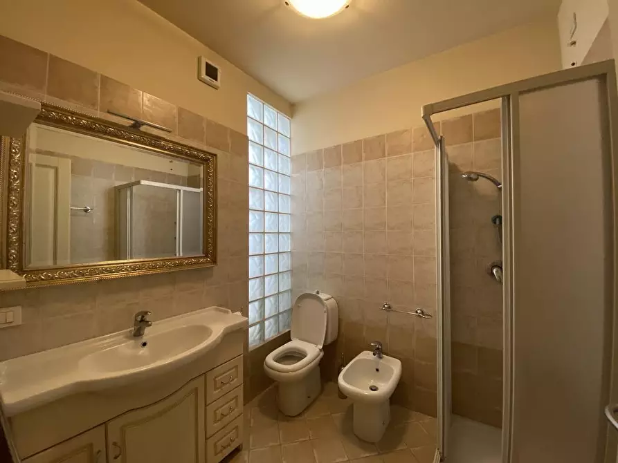 Immagine 8 di Appartamento in vendita  a Lucca