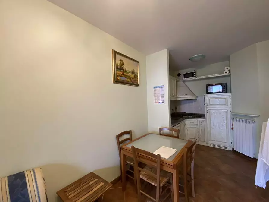 Immagine 2 di Appartamento in vendita  a Lucca