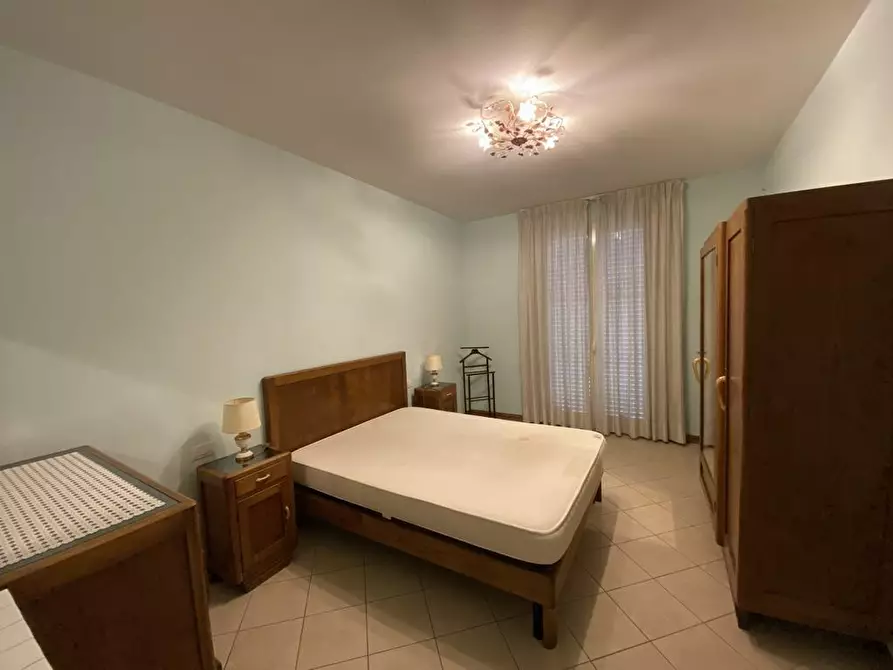 Immagine 6 di Appartamento in vendita  a Lucca