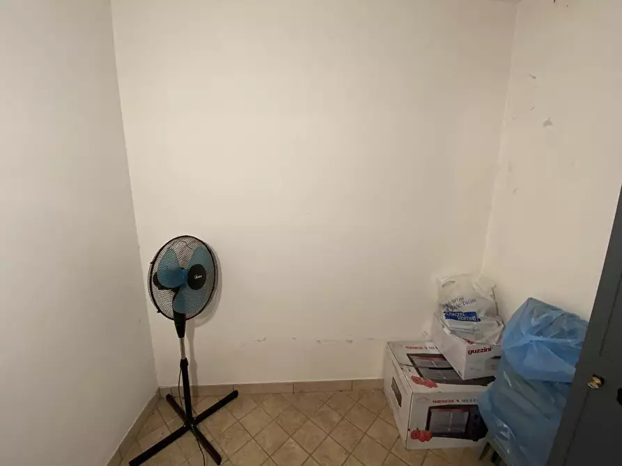 Immagine 15 di Appartamento in vendita  a Lucca