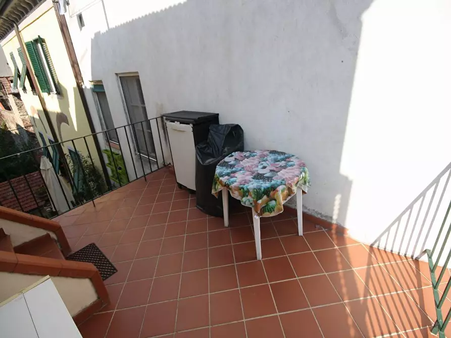 Immagine 2 di Appartamento in affitto  a Lucca