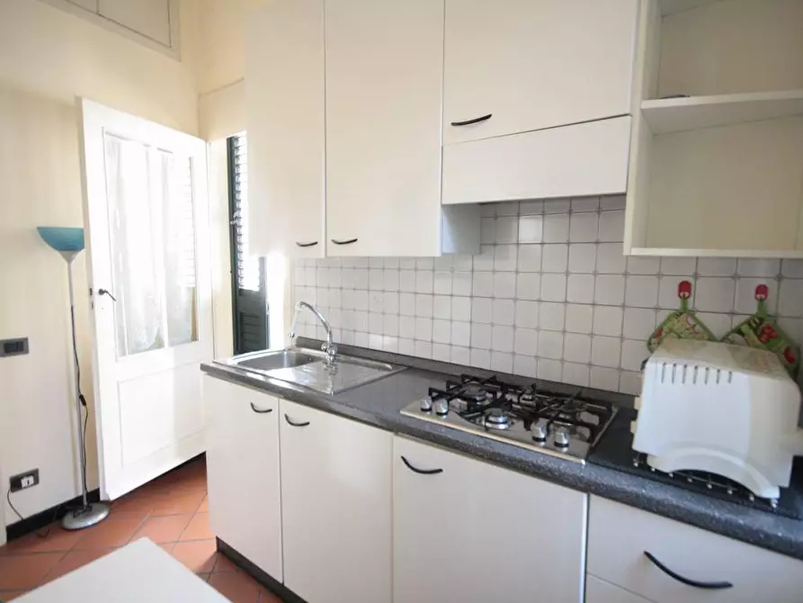 Immagine 17 di Appartamento in affitto  a Lucca