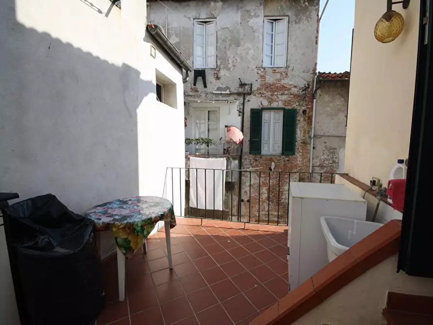 Immagine 20 di Appartamento in affitto  a Lucca