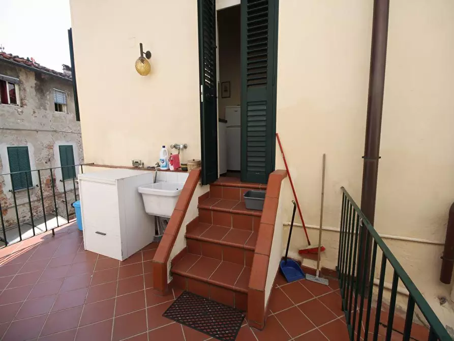 Immagine 1 di Appartamento in affitto  a Lucca