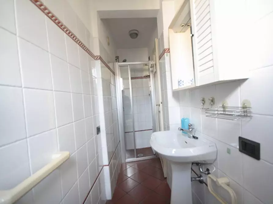 Immagine 19 di Appartamento in affitto  a Lucca