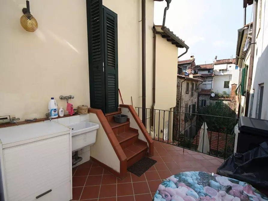 Immagine 23 di Appartamento in affitto  a Lucca