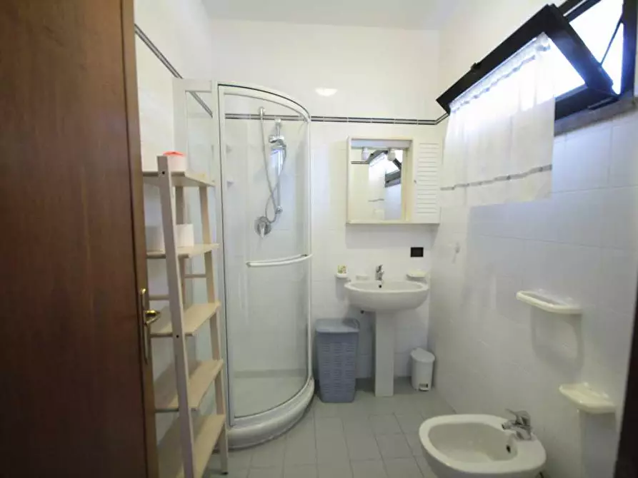 Immagine 16 di Appartamento in affitto  a Lucca