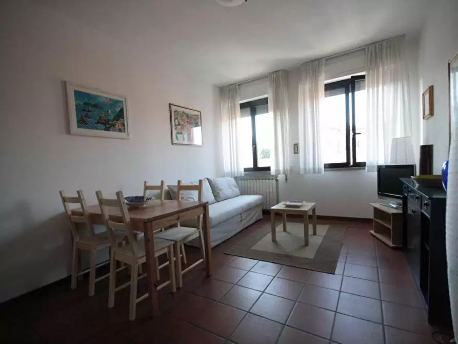 Immagine 4 di Appartamento in affitto  a Lucca