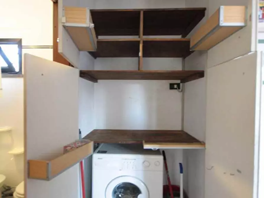 Immagine 19 di Appartamento in affitto  a Lucca