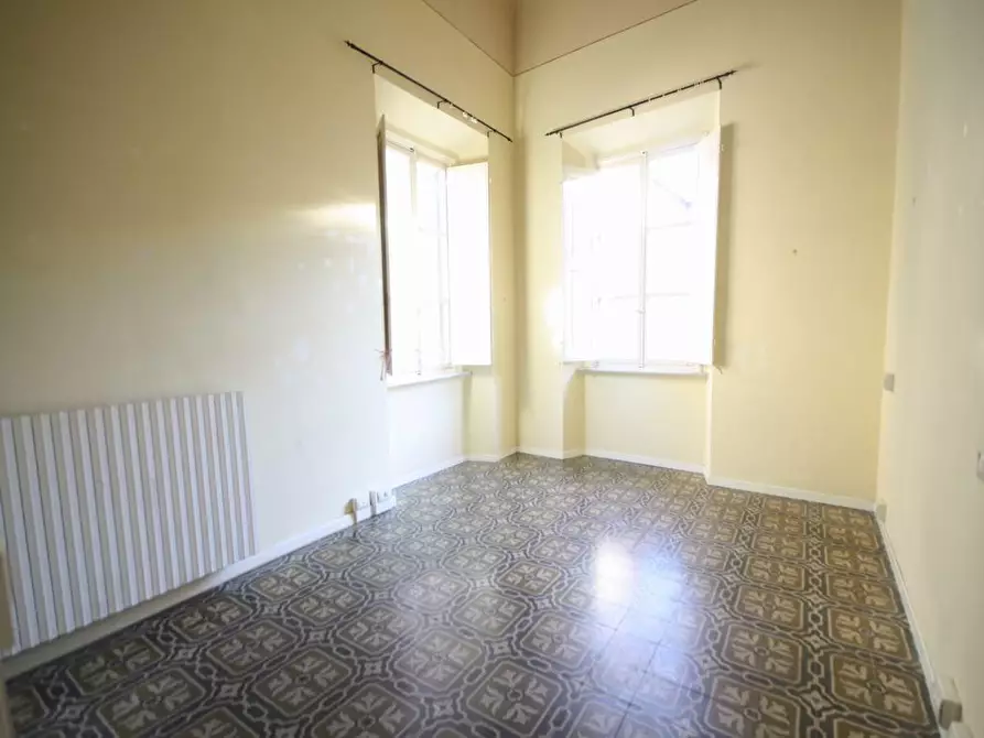 Immagine 1 di Appartamento in affitto  a Lucca