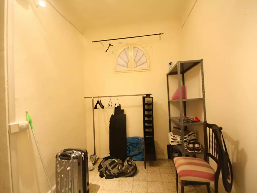 Immagine 16 di Appartamento in affitto  a Lucca