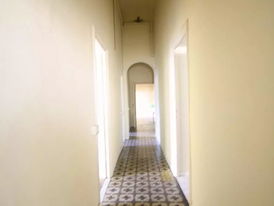 Immagine 9 di Appartamento in affitto  a Lucca