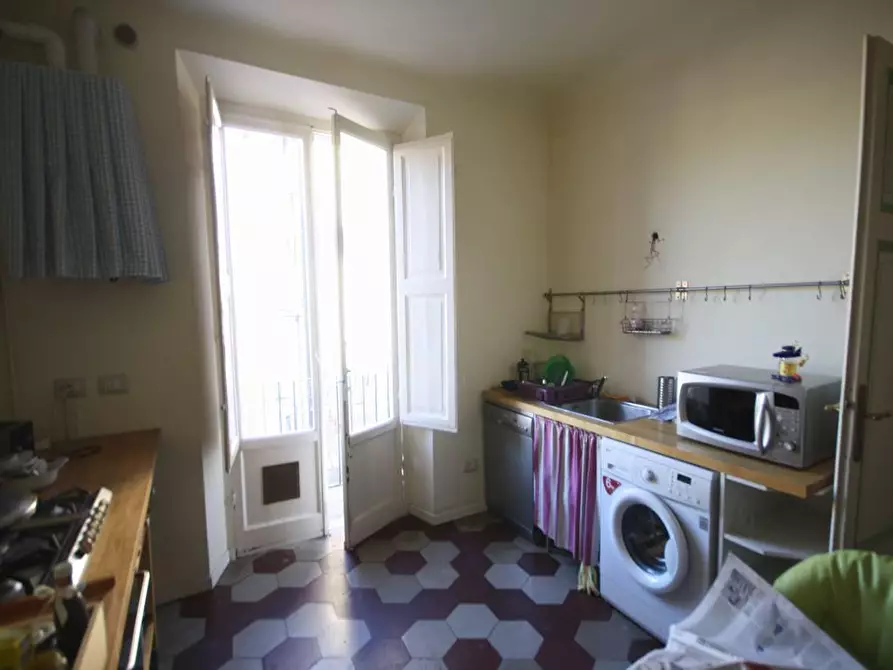 Immagine 2 di Appartamento in affitto  a Lucca