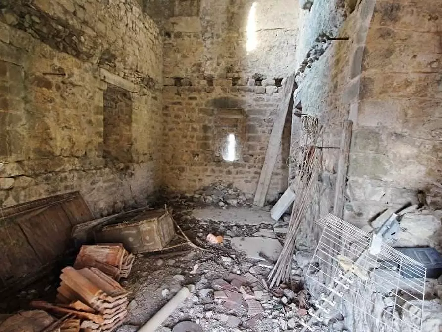 Immagine 9 di Rustico / casale in vendita  a Aulla