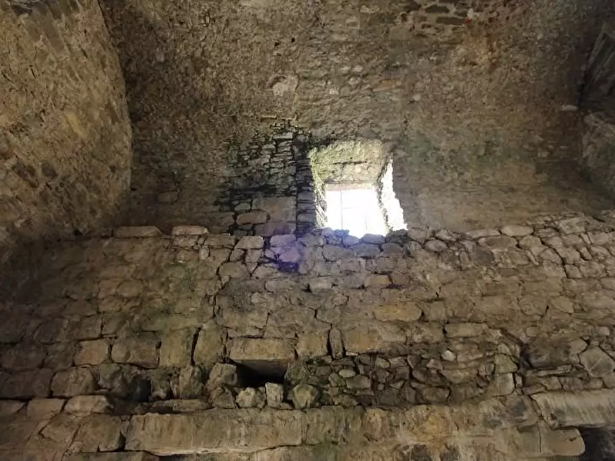 Immagine 13 di Rustico / casale in vendita  a Aulla