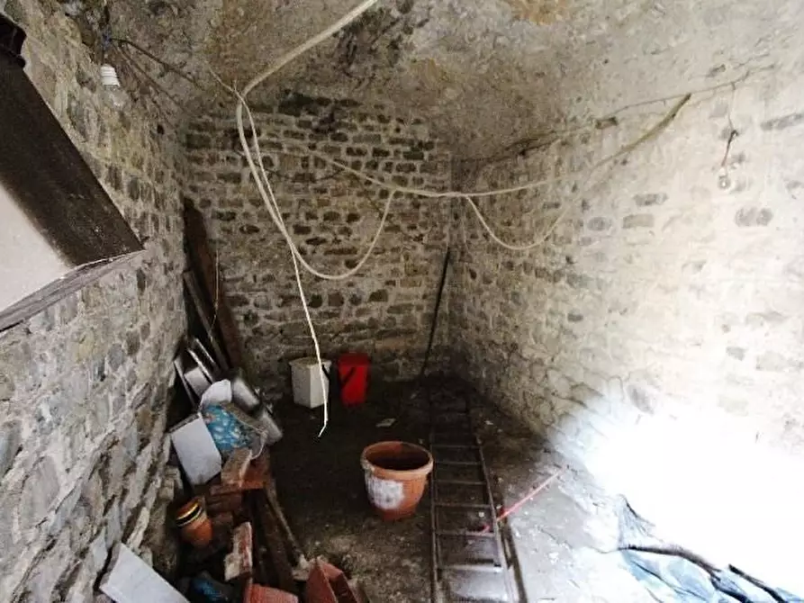 Immagine 15 di Rustico / casale in vendita  a Aulla