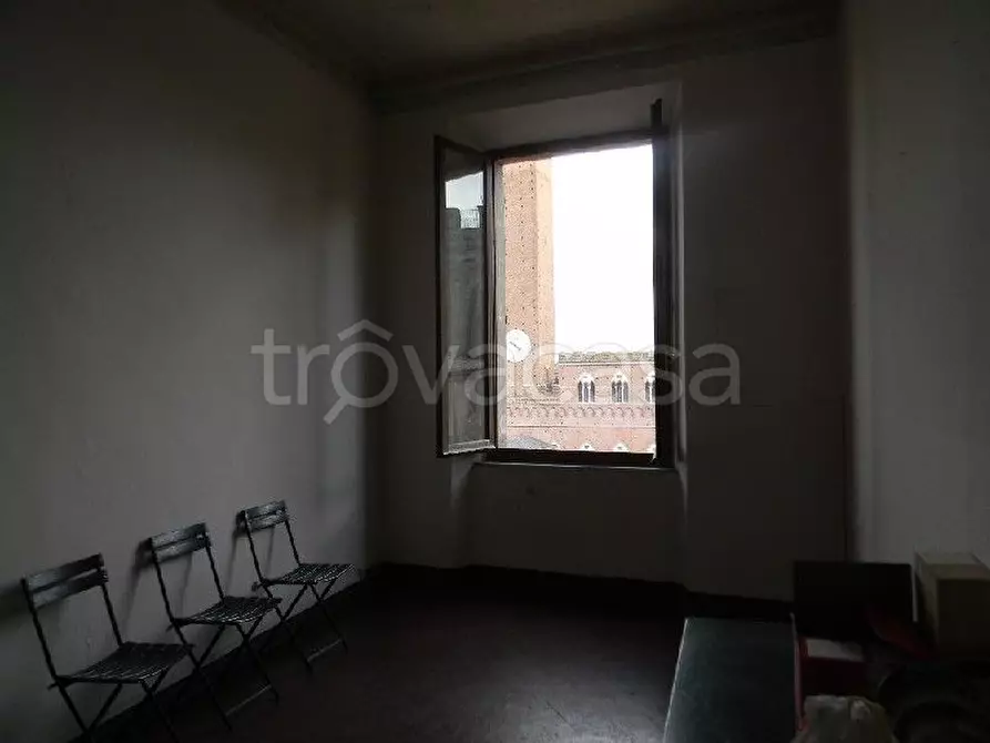 Immagine 32 di Appartamento in vendita  a Siena