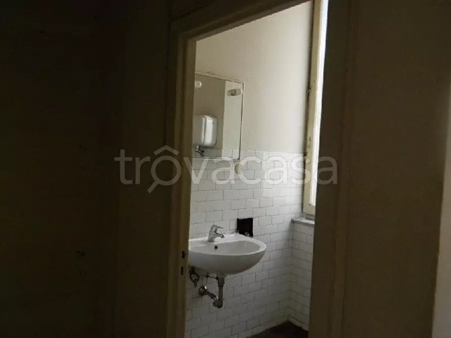 Immagine 28 di Appartamento in vendita  a Siena