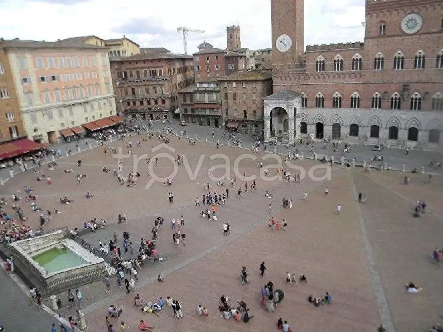 Immagine 4 di Appartamento in vendita  a Siena