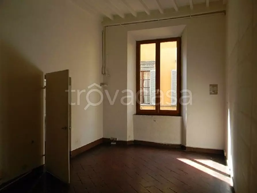 Immagine 18 di Appartamento in vendita  a Siena