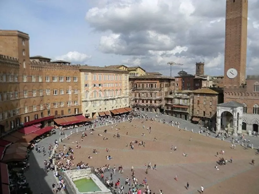 Immagine 25 di Appartamento in vendita  a Siena