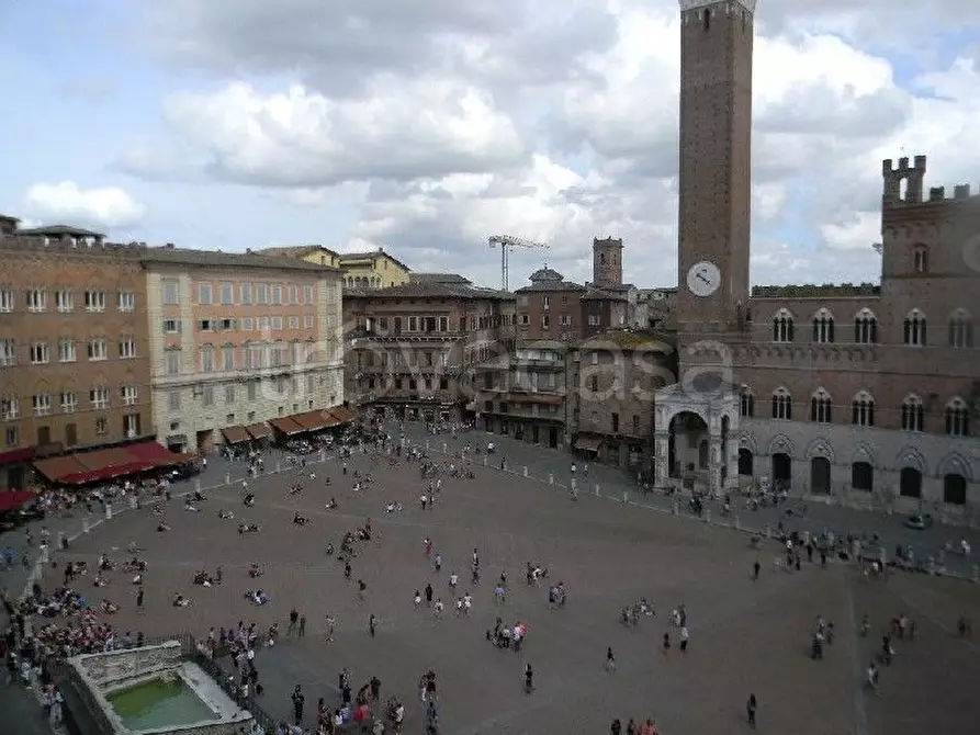 Immagine 34 di Appartamento in vendita  a Siena